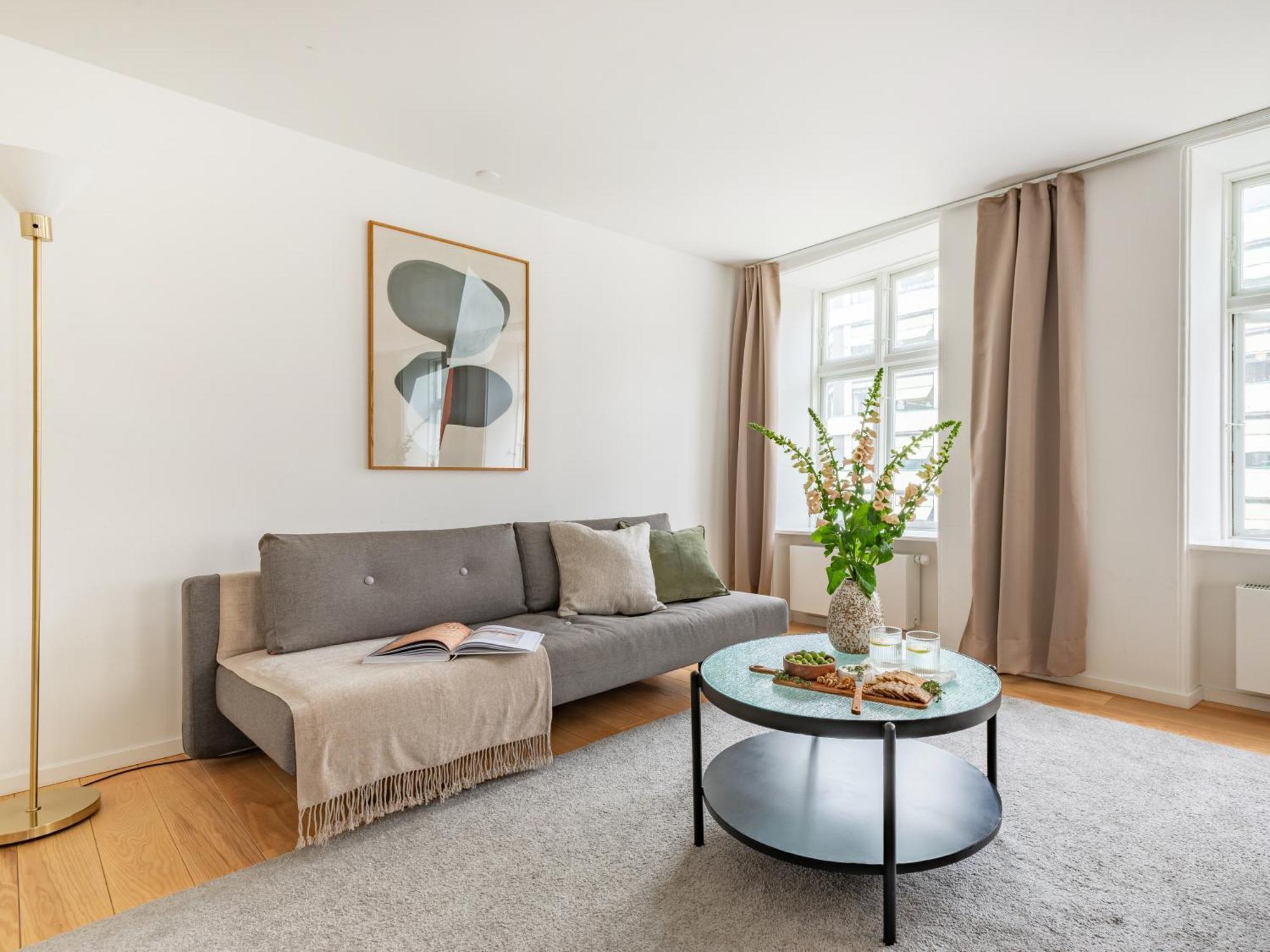 Апартаменты Sanders Regent - Popular Three-bedroom Near Square